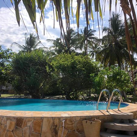 Emayani Beach LodgePangani エクステリア 写真