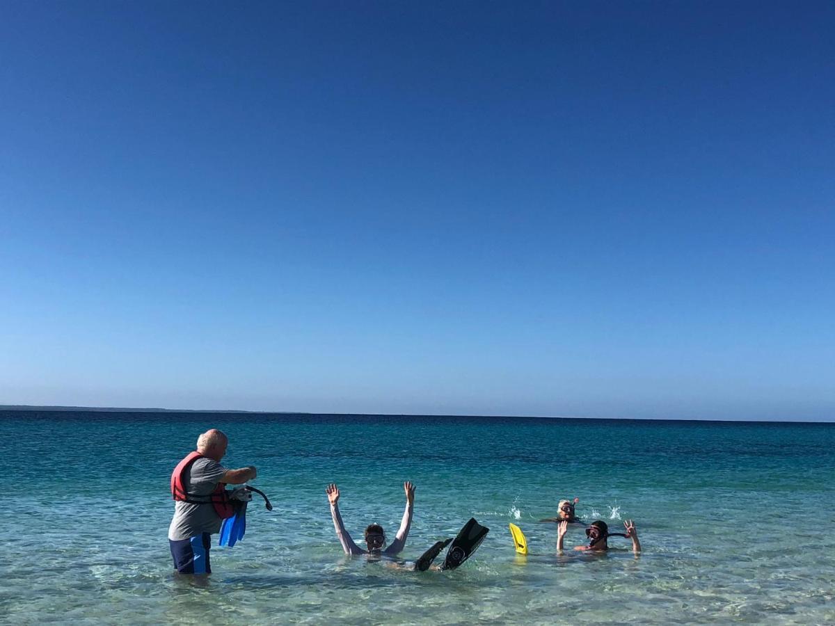 Emayani Beach LodgePangani エクステリア 写真