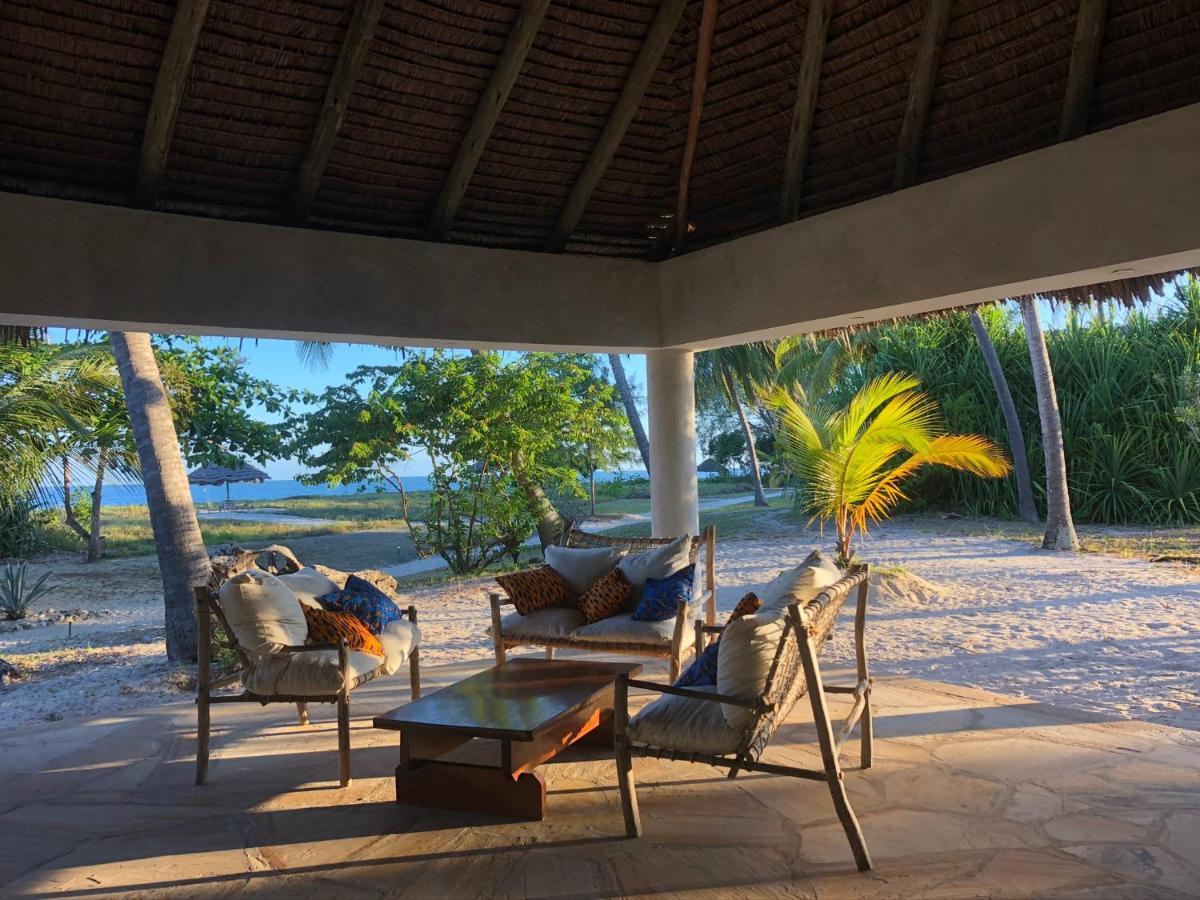 Emayani Beach LodgePangani エクステリア 写真