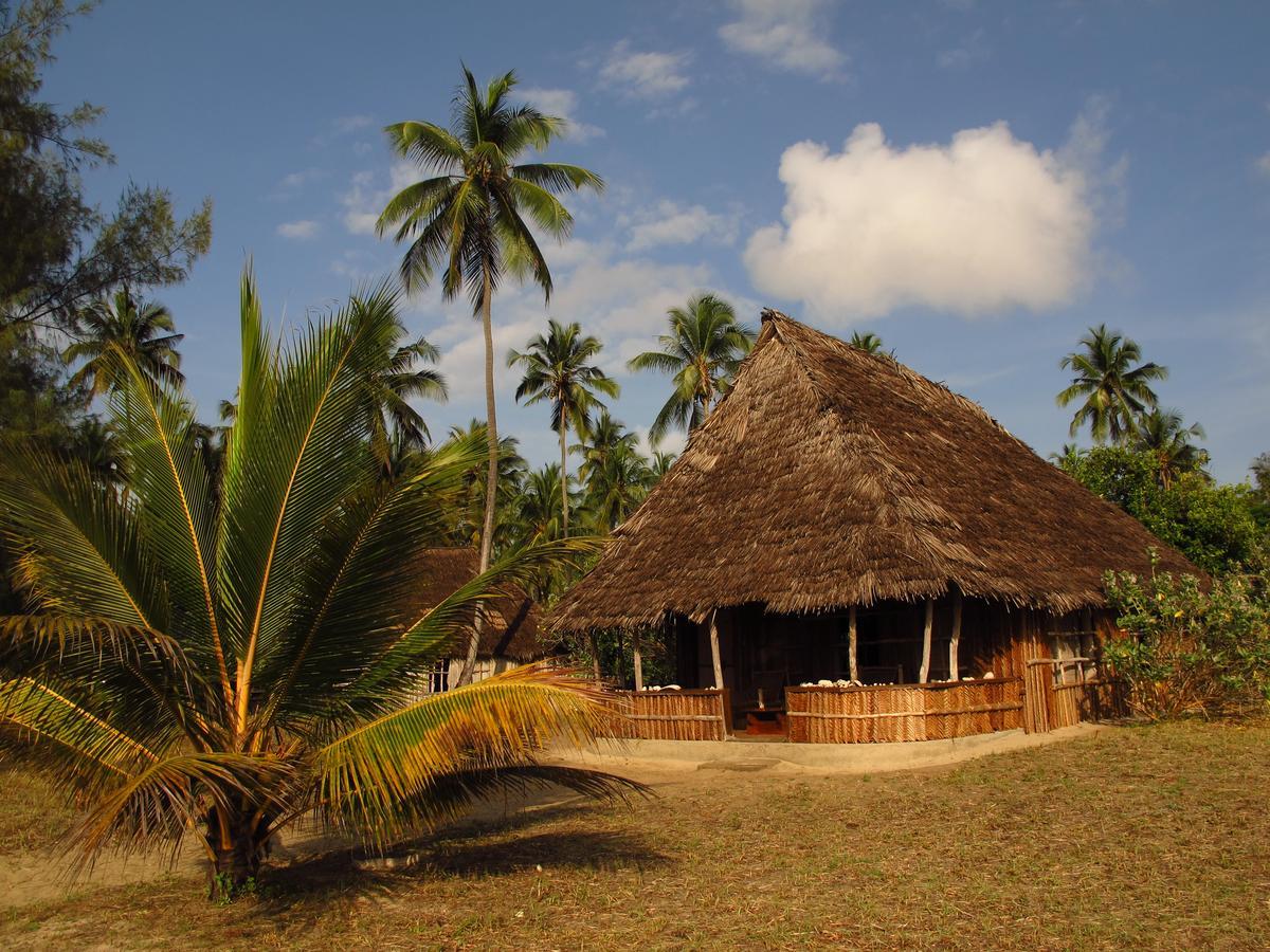 Emayani Beach LodgePangani エクステリア 写真