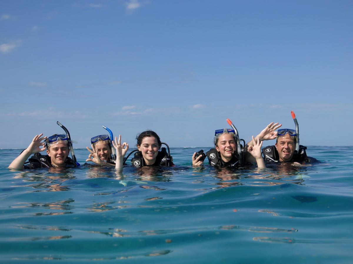 Emayani Beach LodgePangani エクステリア 写真