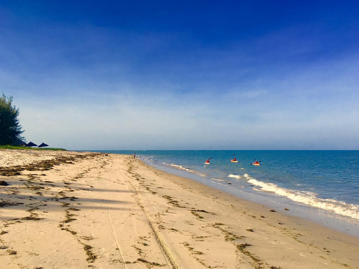 Emayani Beach LodgePangani エクステリア 写真