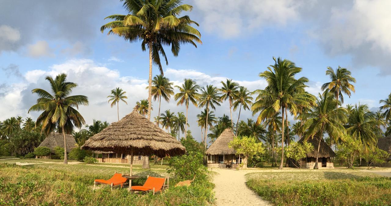 Emayani Beach LodgePangani エクステリア 写真