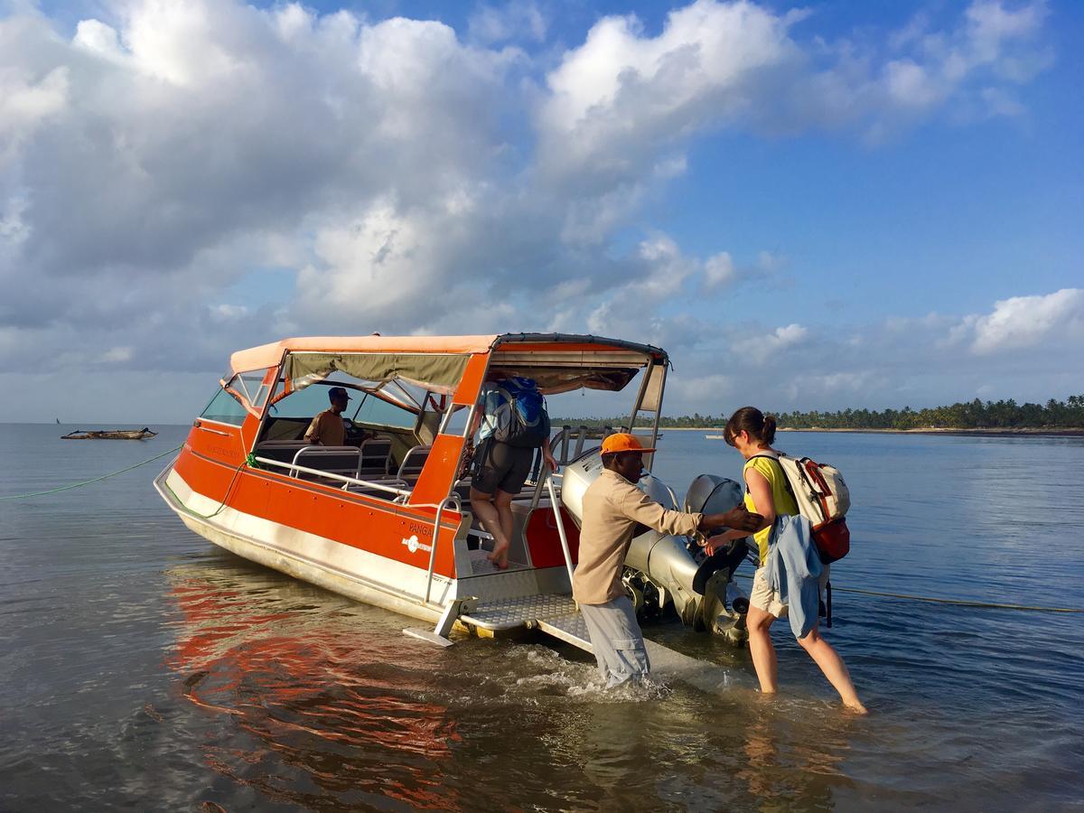 Emayani Beach LodgePangani エクステリア 写真