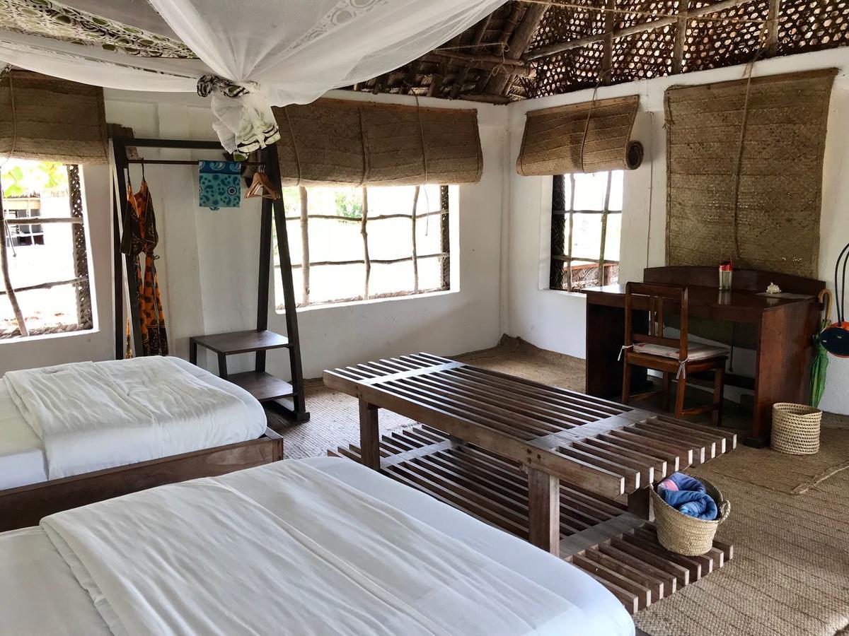 Emayani Beach LodgePangani エクステリア 写真